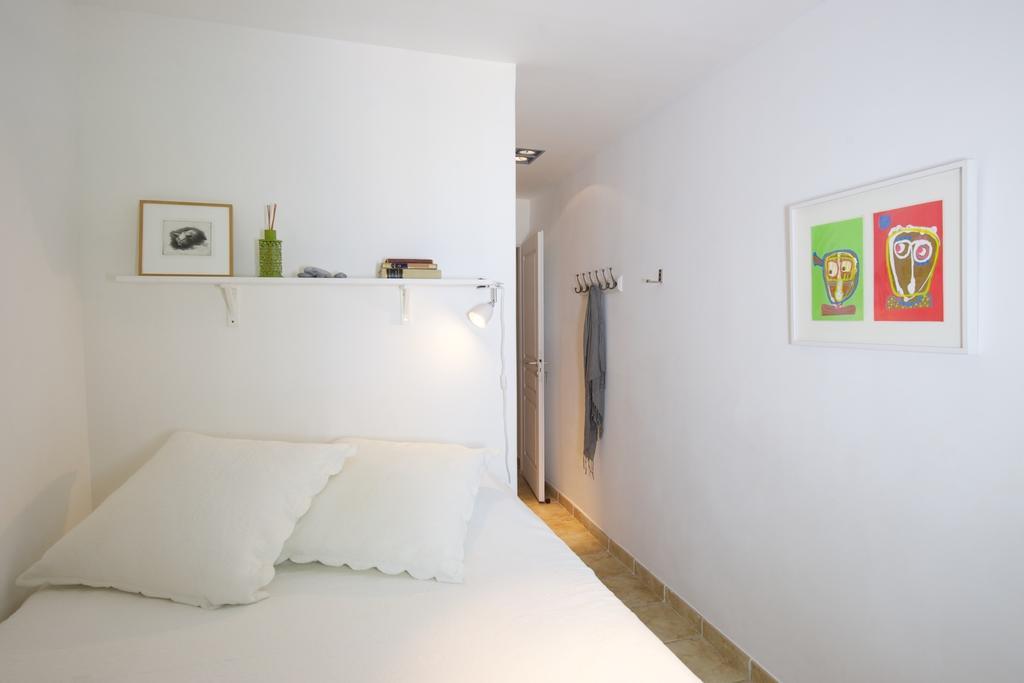 Rue Sade Bed & Breakfast Антиб Номер фото